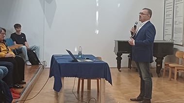 Bedő Imre előadása a Boronkay középiskolában.